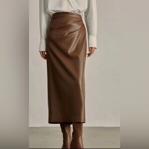 Elegant Brown Leather Skirt